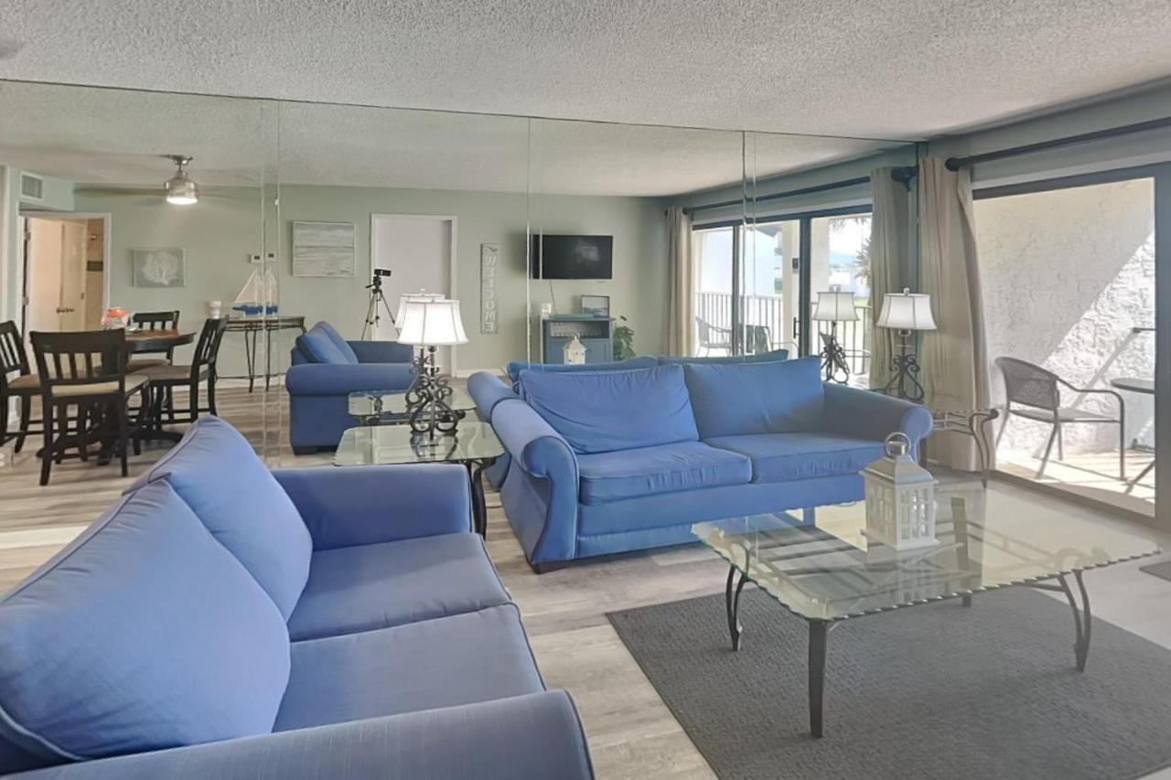 Edgewater 512 *