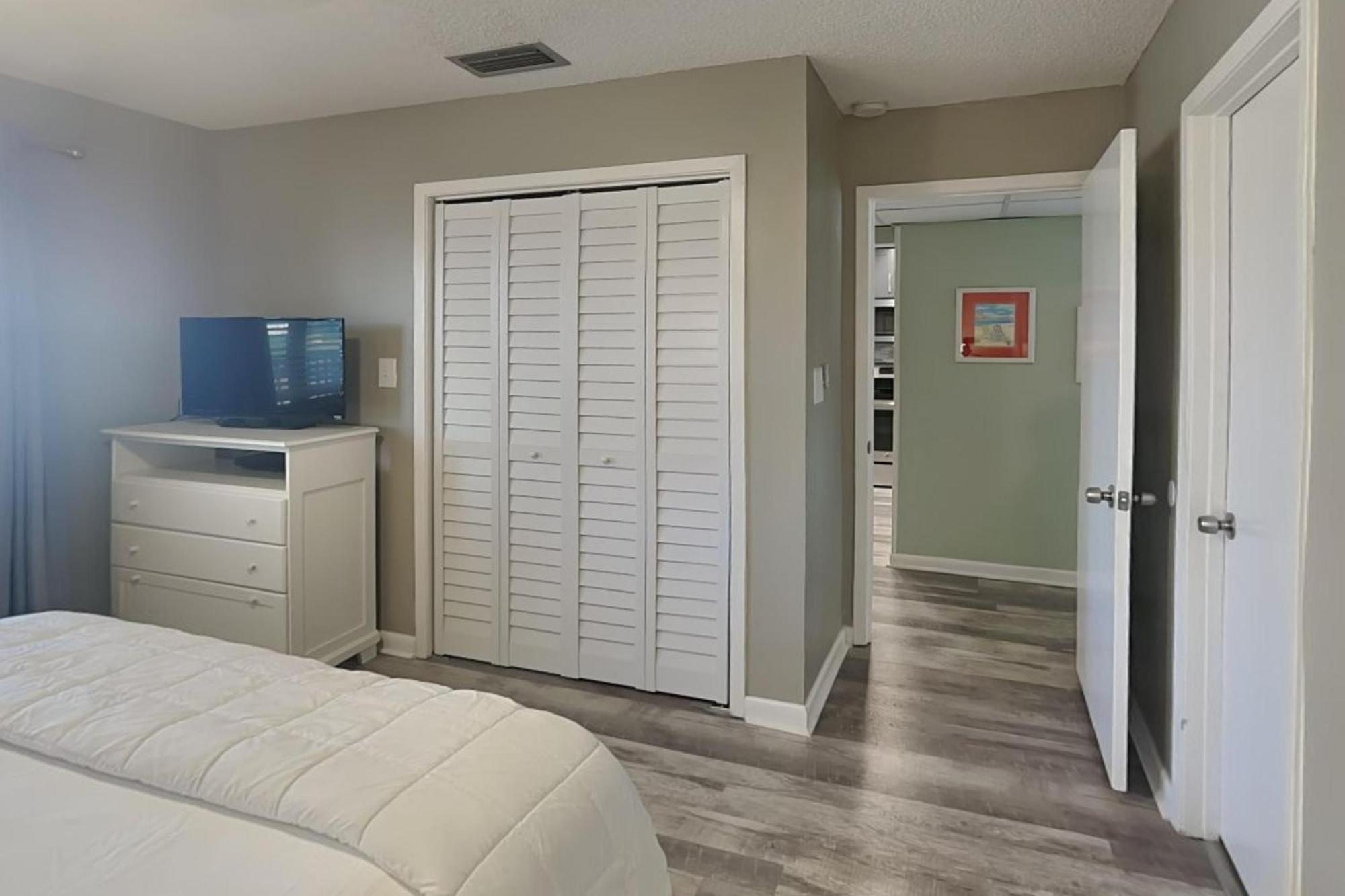 Edgewater 512